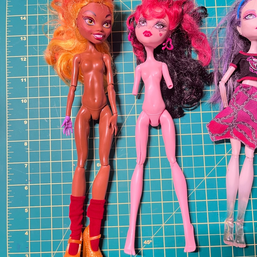 Monster high doll lot ( used)